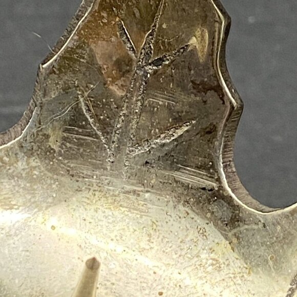 Vintage Silver Plate Brass Candlestick holders Leaf Poinsettia Set Of‎ 2 Floral - Picture 7 of 10